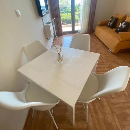 Apartment Royal Bay 6 Sea View *