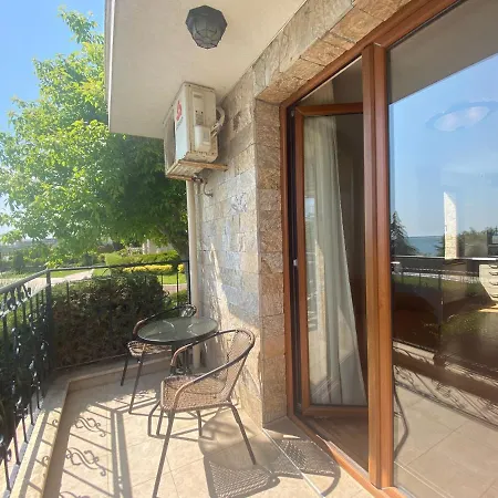 Royal Bay 6 Sea View * Sveti Vlas