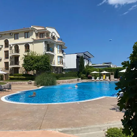 Royal Bay 6 Sea View Apartment Sveti Vlas