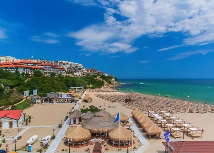 Апартамент Royal Bay 6 Sea View