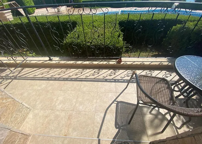 Royal Bay 6 Sea View Апартамент Свети Влас