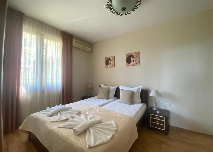 Апартамент Royal Bay 6 Sea View