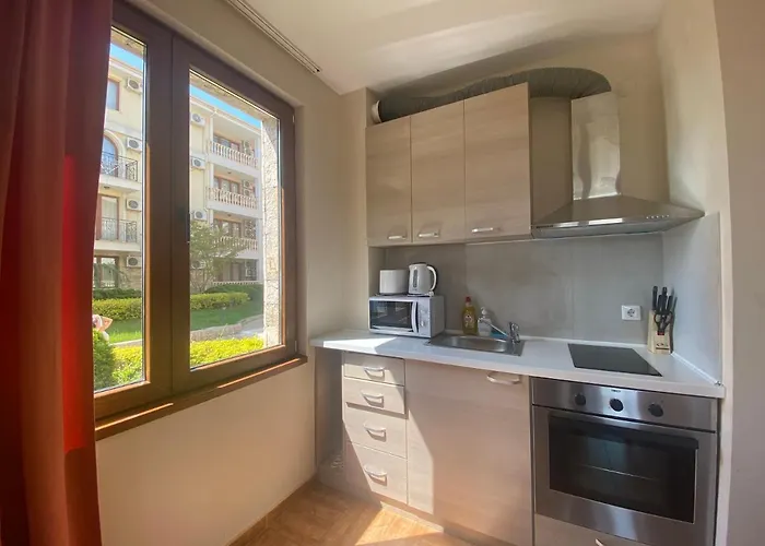 Апартамент Royal Bay 6 Sea View *