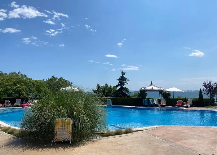 Апартамент Royal Bay 6 Sea View