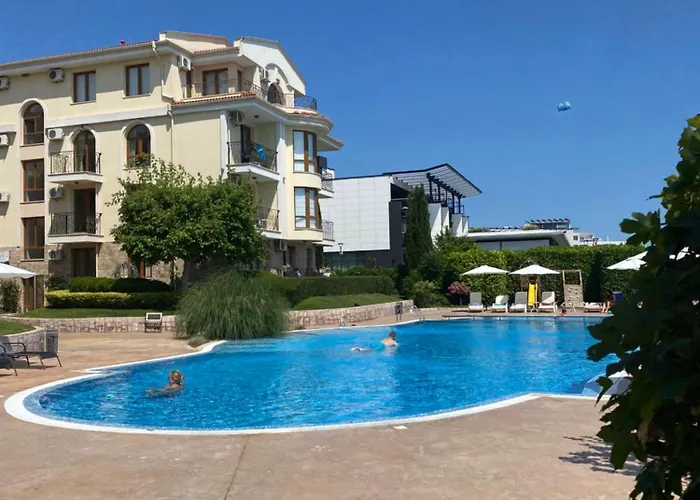 Royal Bay 6 Sea View Апартамент Свети Влас