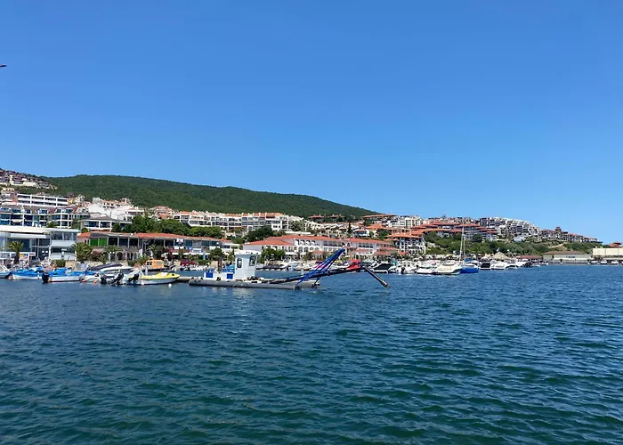 Royal Bay 6 Sea View Апартамент *