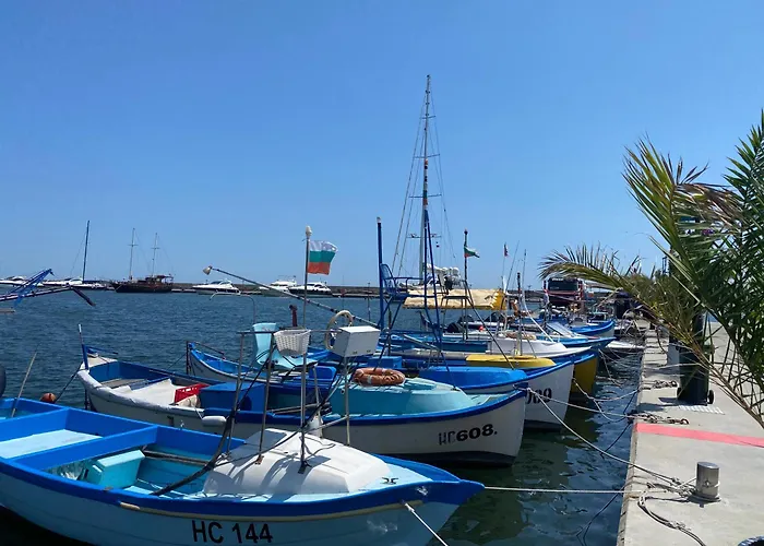 Апартамент Royal Bay 6 Sea View *