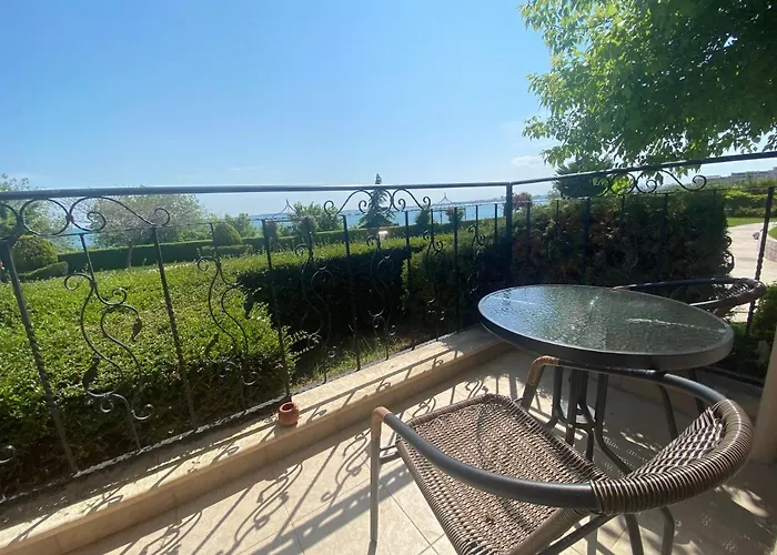 Royal Bay 6 Sea View * Sveti Vlas